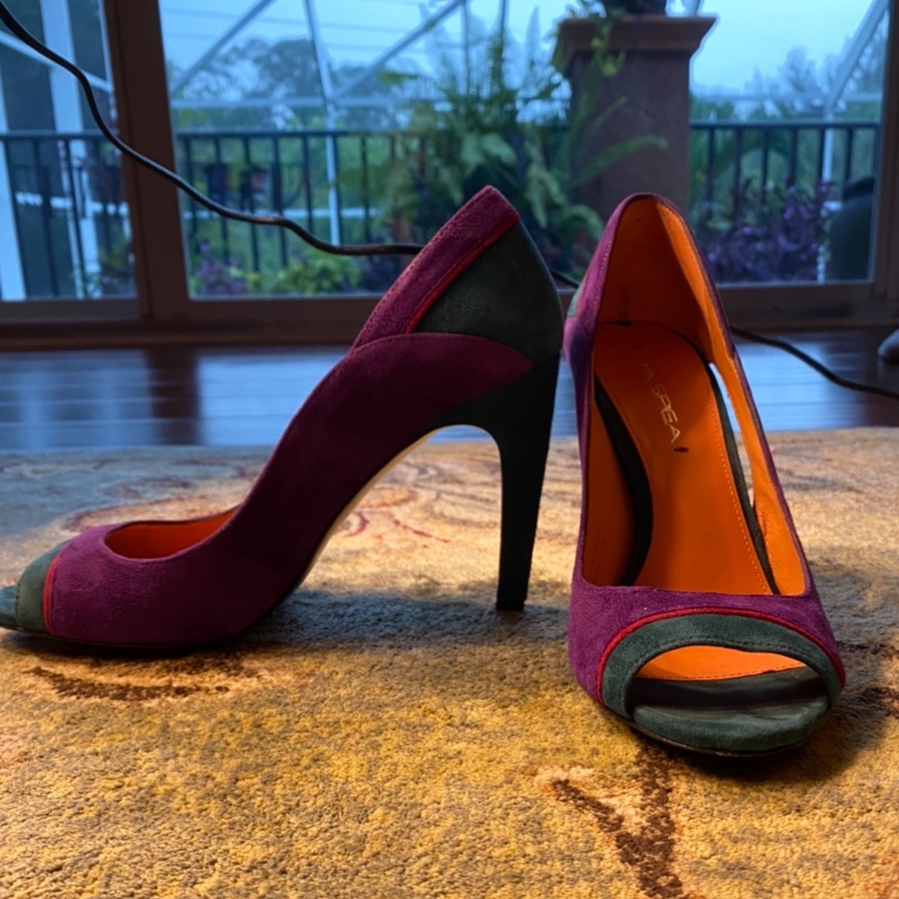 Via spiga color heels